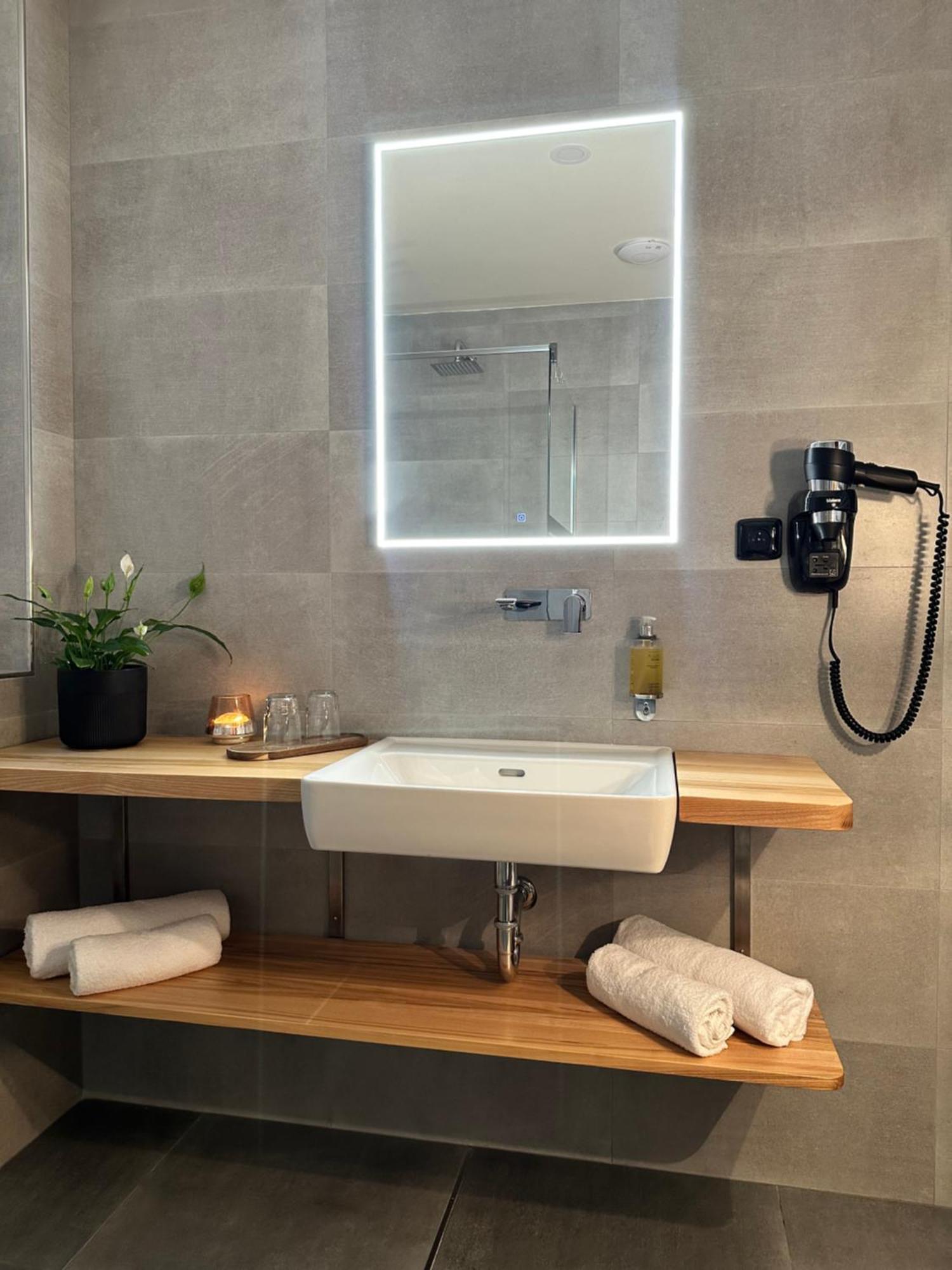 Praha Hotel 4*