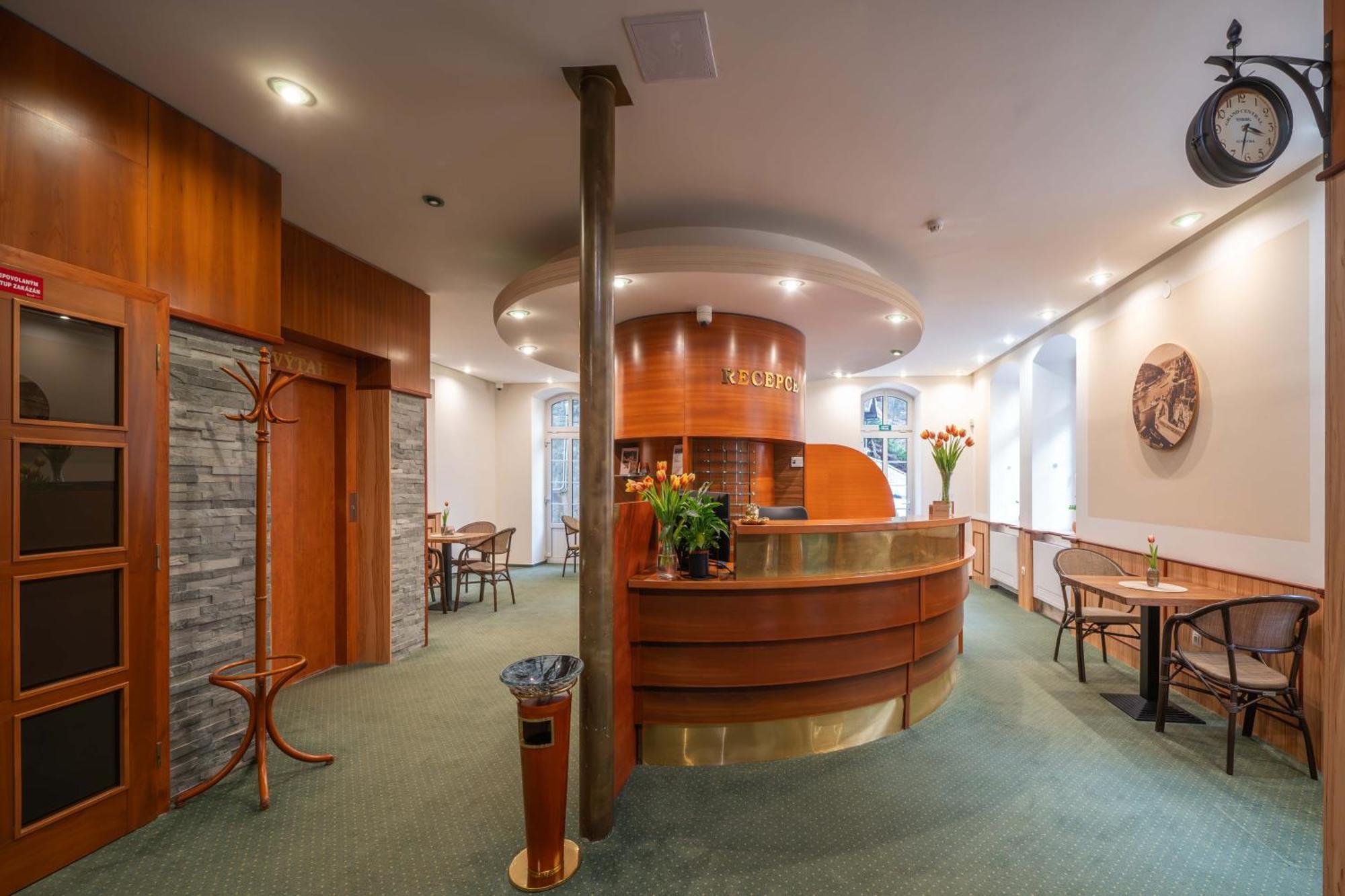 Praha Hotel 4*